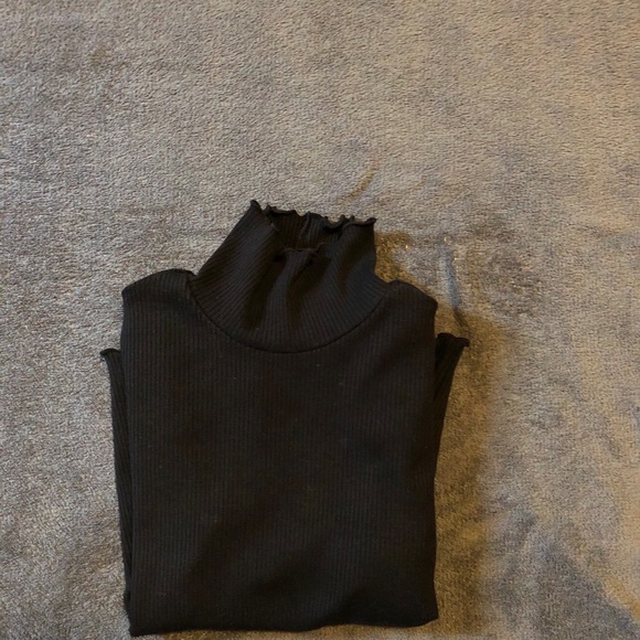 SUNDAY BEST CROPPED TURTLENECK - Picture 5 of 6